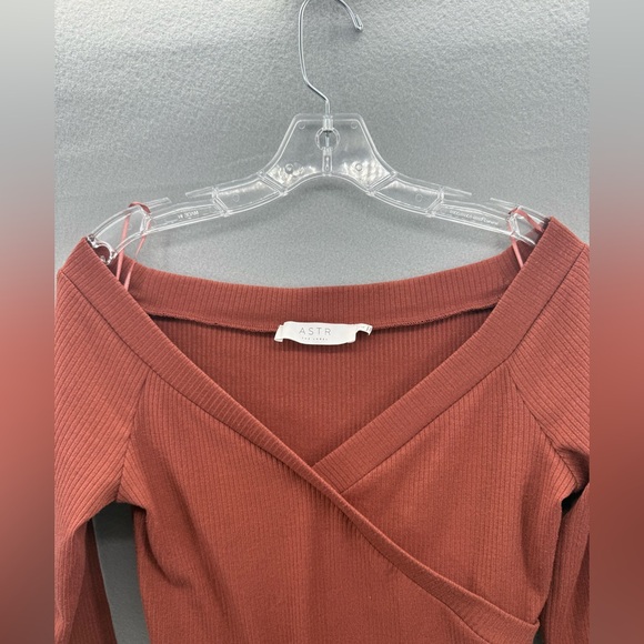 Astr The Label Ribbed Off The Shoulder Criss Cross Vneck Bodysuit Size L - Picture 7 of 10
